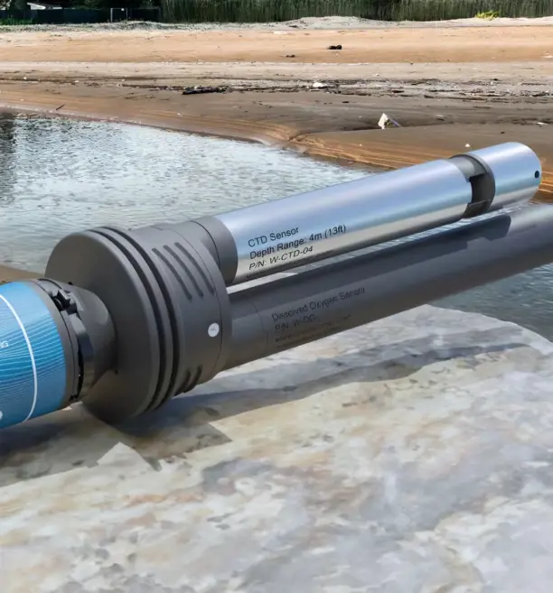 记录仪连接 W-CTD 电导率温度水深探头和 W-DO 溶解氧探头